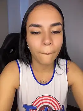 Naatalia online show from April 16, 2026, 9:39 pm