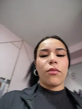 Snapshot of Naatalia chatting on November 27, 2025, 5:46 pm Naatalia online show from November 27, 2025, 5:46 pm