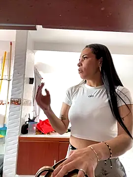 Snapshot of Naatalia chatting on November 6, 2025, 6:12 pm Naatalia online show from November 6, 2025, 6:12 pm