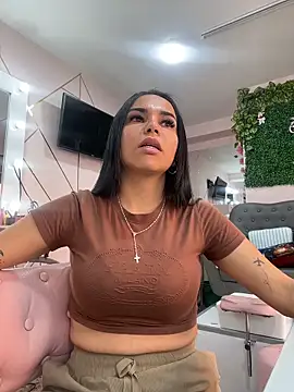 Snapshot of Naatalia chatting on February 17, 2026, 9:34 pm Naatalia online show from February 17, 2026, 9:34 pm