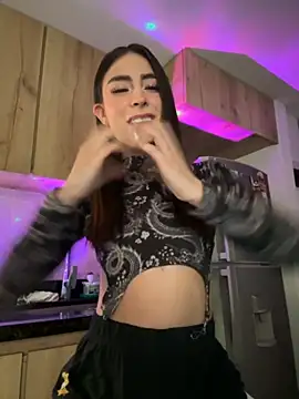 candycami19 online show from September 13, 2025, 3:39 am