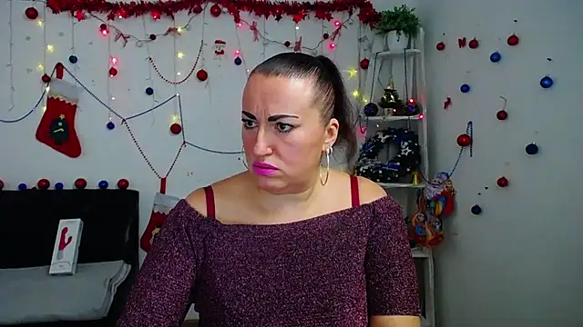 DianaMGG online show from December 5, 2025, 7:12 pm