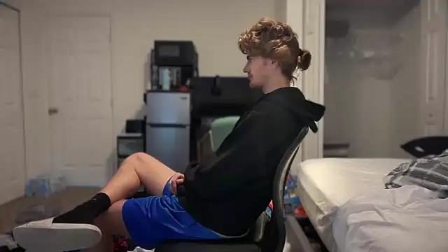 Snapshot of greekmythics chatting on November 9, 2025, 1:26 pm greekmythics online show from November 9, 2025, 1:26 pm