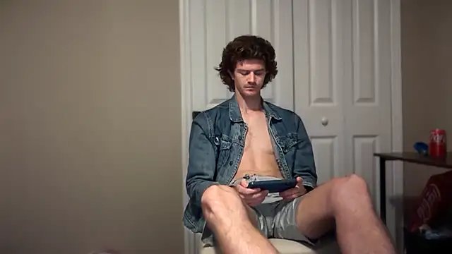 Snapshot of greekmythics chatting on October 23, 2025, 11:31 am greekmythics online show from October 23, 2025, 11:31 am