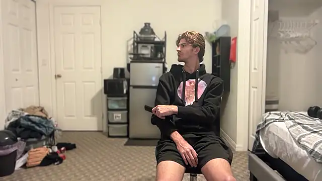 Snapshot of greekmythics chatting on November 11, 2025, 12:38 am greekmythics online show from November 11, 2025, 12:38 am