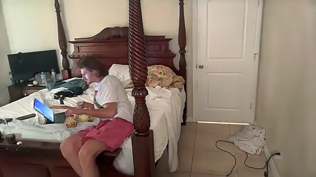 Snapshot of greekmythics chatting on November 16, 2025, 10:13 pm greekmythics online show from November 16, 2025, 10:13 pm