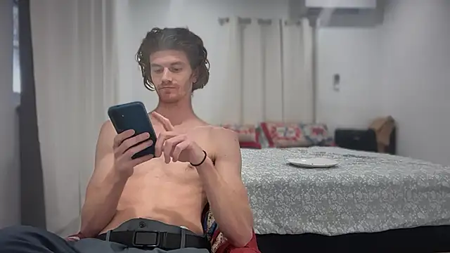 Snapshot of greekmythics chatting on December 14, 2025, 10:15 pm greekmythics online show from December 14, 2025, 10:15 pm