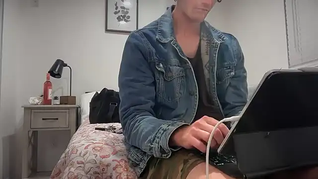 Snapshot of greekmythics chatting on December 20, 2025, 1:19 am greekmythics online show from December 20, 2025, 1:19 am