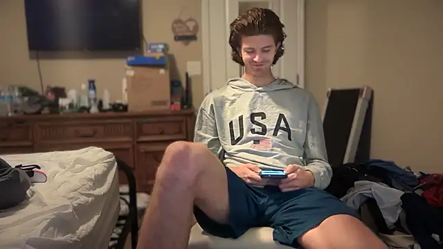 Snapshot of greekmythics chatting on October 31, 2025, 6:15 pm greekmythics online show from October 31, 2025, 6:15 pm