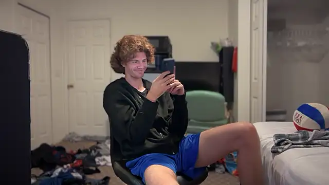 Snapshot of greekmythics chatting on November 8, 2025, 10:13 pm greekmythics online show from November 8, 2025, 10:13 pm