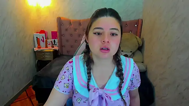 Lianngrace online show from September 14, 2025, 1:55 pm