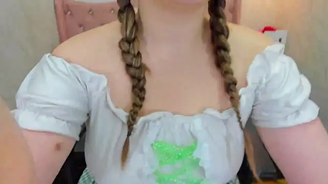 Lianngrace online show from May 9, 2026, 2:31 pm