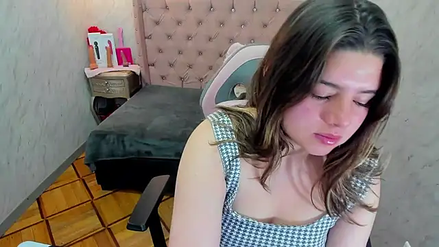 Snapshot of Lianngrace chatting on February 12, 2026, 3:23 pm Lianngrace online show from February 12, 2026, 3:23 pm