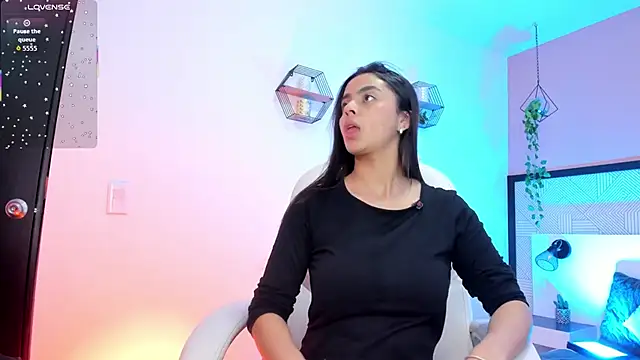 Bella walker  online show from February 9, 2026, 8:18 pm