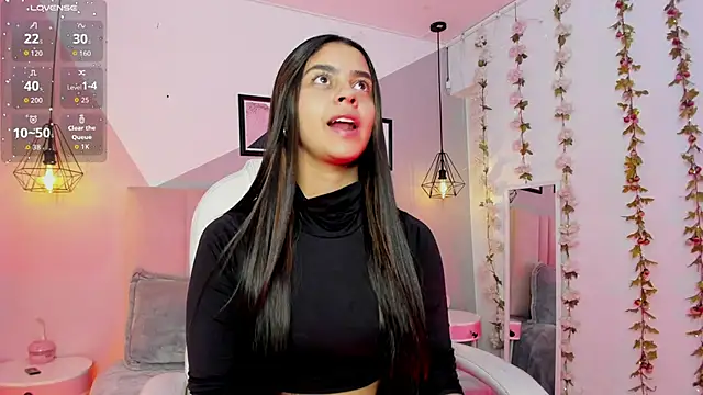 Bella walker  online show from December 22, 2025, 8:31 pm