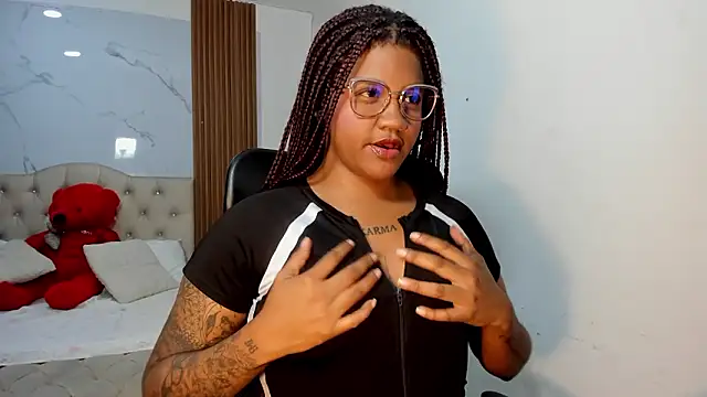 ZahraRose online show from March 6, 2026, 7:31 pm