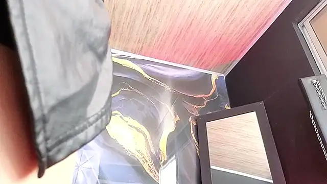 AmandaKovich online show from April 15, 2026, 7:40 pm