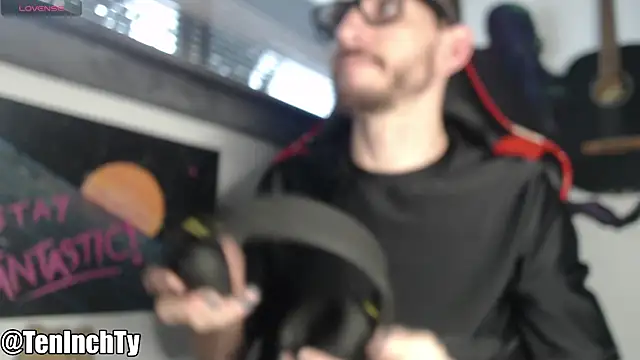 teninchty online show from December 1, 2025, 5:03 pm