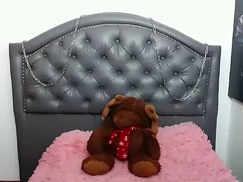 angellyhorny online show from December 14, 2025, 9:42 pm