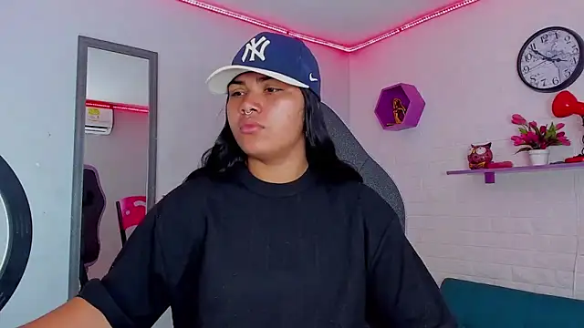 melany rouse18 online show from October 1, 2025, 4:11 pm