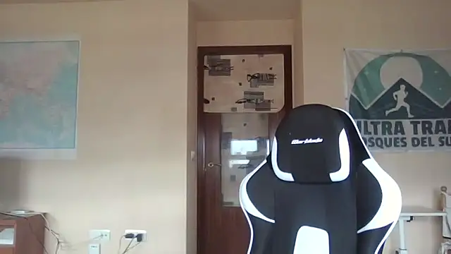 Snapshot of llopaco chatting on December 16, 2025, 11:58 am llopaco online show from December 16, 2025, 11:58 am