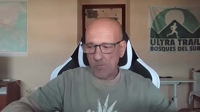 Snapshot of llopaco chatting on November 2, 2025, 1:27 pm llopaco online show from November 2, 2025, 1:27 pm