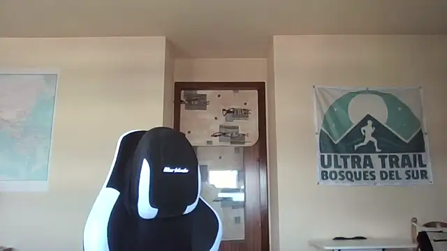 Snapshot of llopaco chatting on February 18, 2026, 12:23 pm llopaco online show from February 18, 2026, 12:23 pm