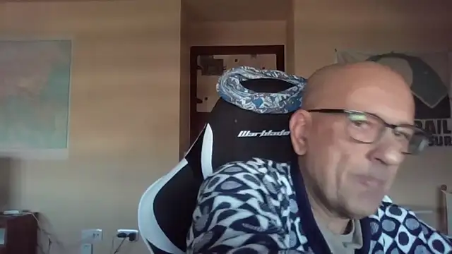 Snapshot of llopaco chatting on December 17, 2025, 12:21 pm llopaco online show from December 17, 2025, 12:21 pm