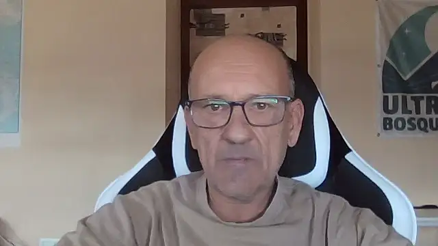 Snapshot of llopaco chatting on November 8, 2025, 10:41 am llopaco online show from November 8, 2025, 10:41 am