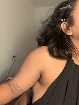 Dahiana Giil online show from November 21, 2025, 6:56 am