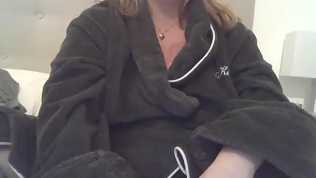 sizha6 online show from November 28, 2025, 9:42 am