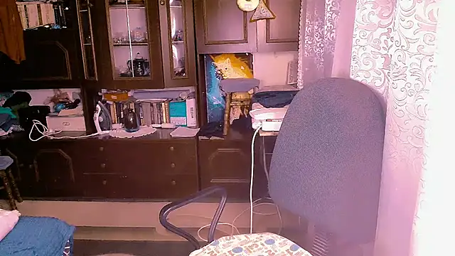 FlowerButterf online show from March 2, 2026, 8:49 pm