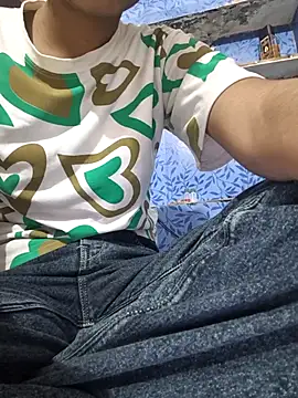 Snapshot of Aaradhna-hoy chatting on October 29, 2025, 10:14 am Aaradhna-hoy online show from October 29, 2025, 10:14 am