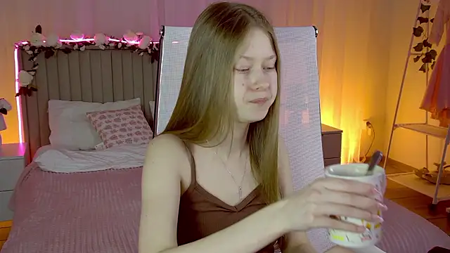 EveMundie online show from March 24, 2026, 10:37 am