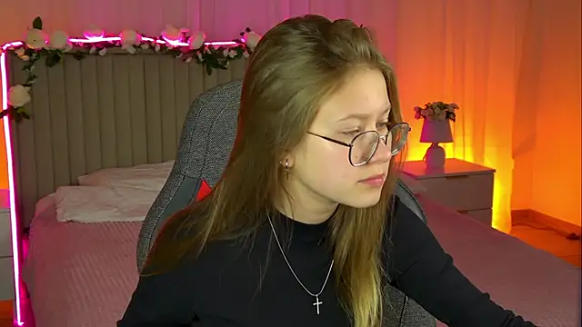 EveMundie online show from November 3, 2025, 6:18 am