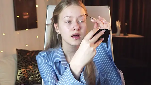 EveMundie online show from April 16, 2026, 6:47 am