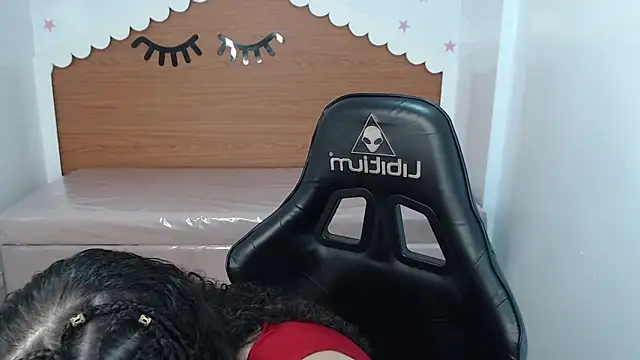 danatella a online show from October 11, 2025, 12:50 pm