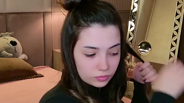 Alice Deleon online show from February 15, 2026, 10:47 am