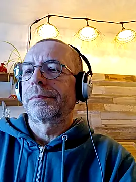 Xavspank2 online show from February 3, 2026, 10:42 am