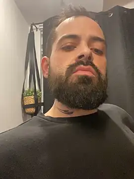 guccititi online show from November 1, 2025, 3:35 am