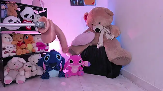 Emma Winslow online show from April 24, 2026, 4:03 am