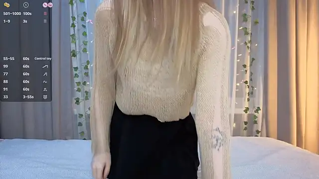 CarolinePepper online show from April 12, 2026, 1:25 pm