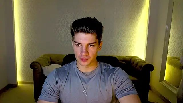 MaxKaiden online show from June 4, 2026, 3:55 am