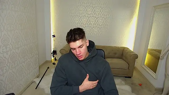 MaxKaiden online show from November 8, 2025, 5:22 am