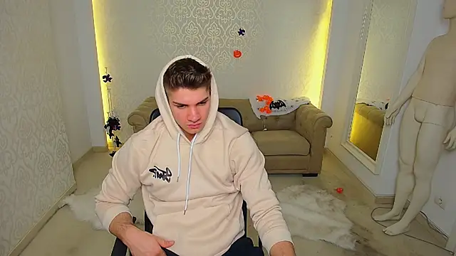 MaxKaiden online show from October 29, 2025, 5:50 am