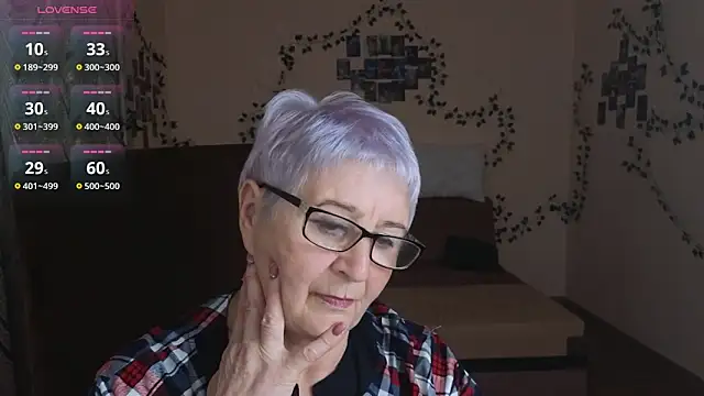 Sandra Snowflake online show from October 26, 2025, 2:17 pm