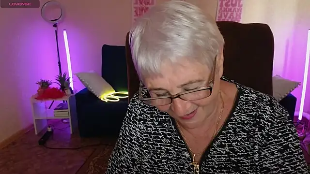Snapshot of Sandra_Snowflake chatting on June 9, 2026, 12:39 pm Sandra Snowflake online show from June 9, 2026, 12:39 pm