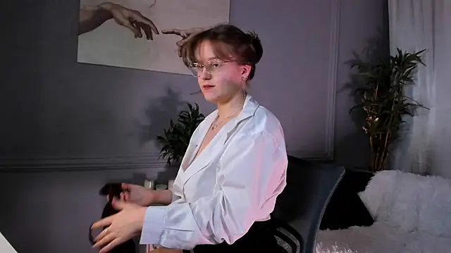 Rada Woods online show from March 7, 2025, 11:49 pm