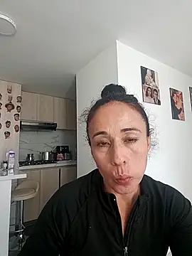 Coeur de luxure online show from September 25, 2025, 7:31 pm