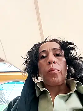 Coeur de luxure online show from March 18, 2026, 1:46 pm